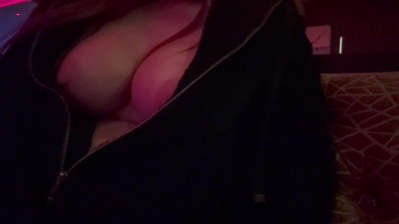 Artemisia Love: Máy bay bà già người Ý vú to artemisia thích khoe...