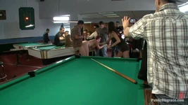 Bella Rossi y el salón de la piscina