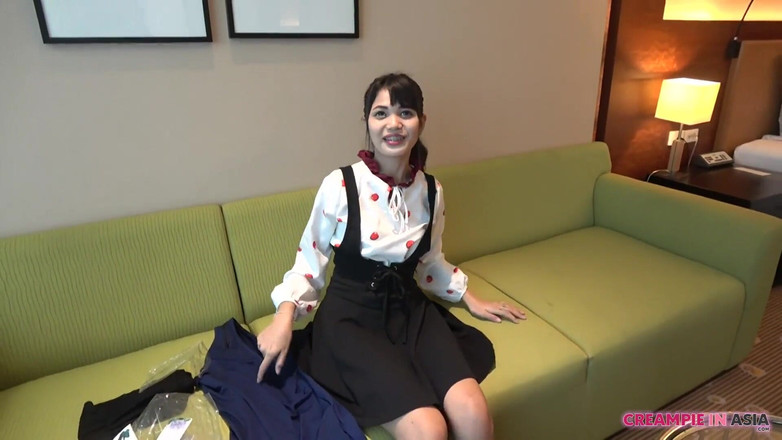 Creampie In Asia: Pancutan pada pepeknya dan menolaknya ke dalam dengan batang saya