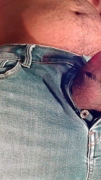 Masturbation avec un jean