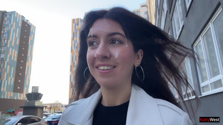 Katty West: Evli kadın sevgilisinin yüzüne boşalarak süpermarkete gidiyor - döl yürüyüşü
