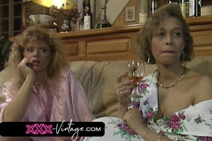 XXX-Vintage: Vintage trio with 2 busty blonde babes