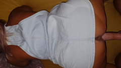 Anna Fire: Velká prsa padají z džínových letních šatů, Cum Inside