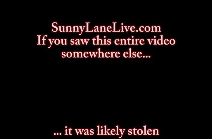 Sunny Lane: Awek sebelah Sunny Lane bermain di alam semula jadi!