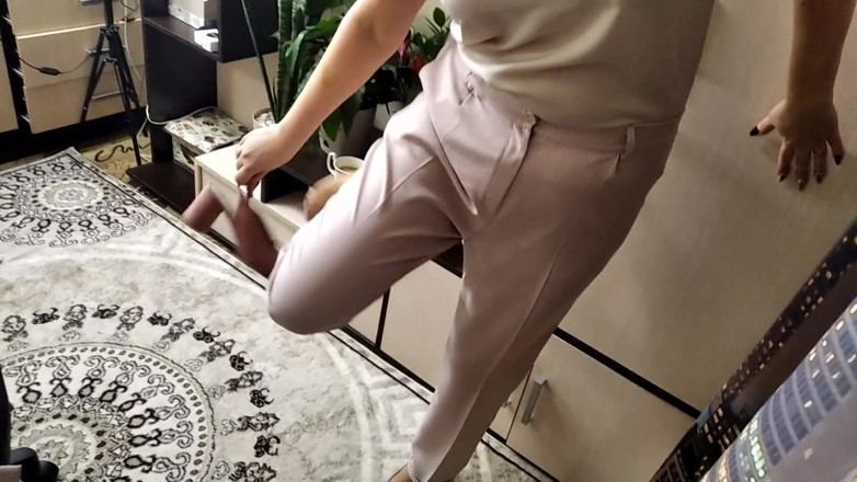 AimeeParadise: MILF-sekretärin mit zucchini und karotten in nasser reifer fotze...