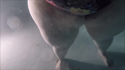 BBW Pleasures: Underwater SSBBW thighs shake
