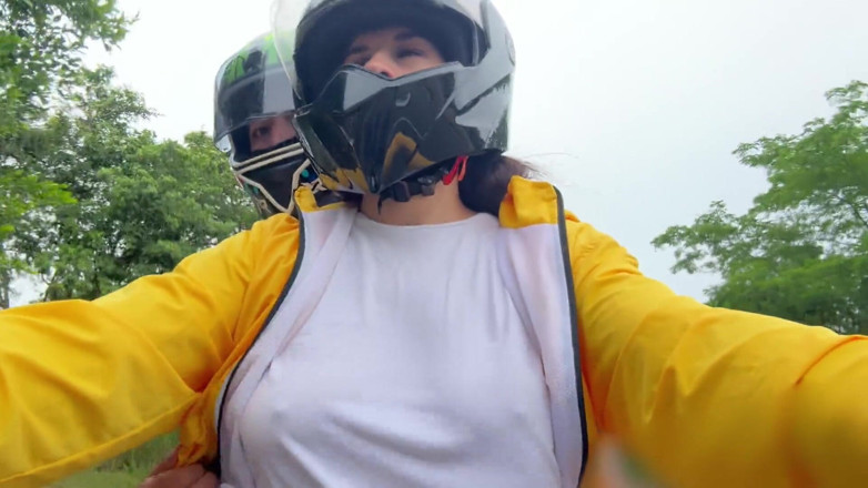 Sweetfantasy131: Picking up a Customer Without a Bra!