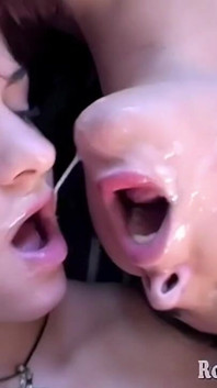 2 Y2k Cute Sluts Tag Team Share Cum Shot