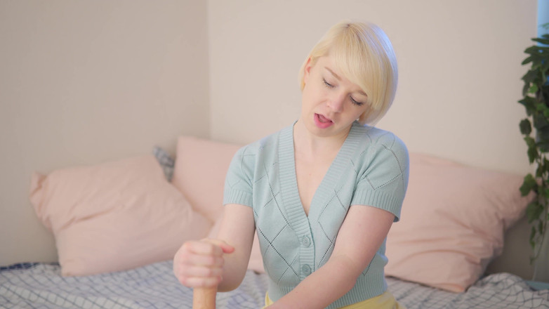 Jolie Lyon: Je kunt porno-poesje niet weerstaan