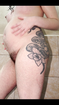 The Hairy Butt of an 18-week Pregnant Woman
