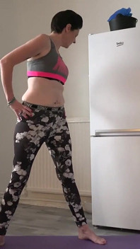 Ajudys - trabajando con la pequeña milf Scarlet