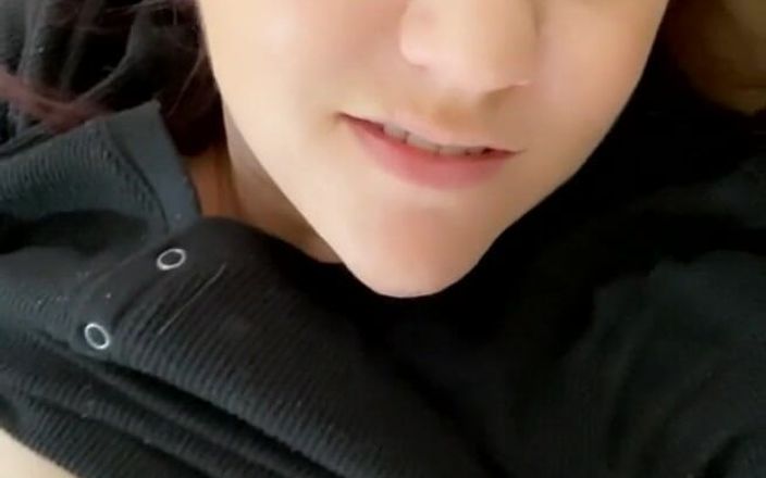 Ms Amanda: 熟女单人表演