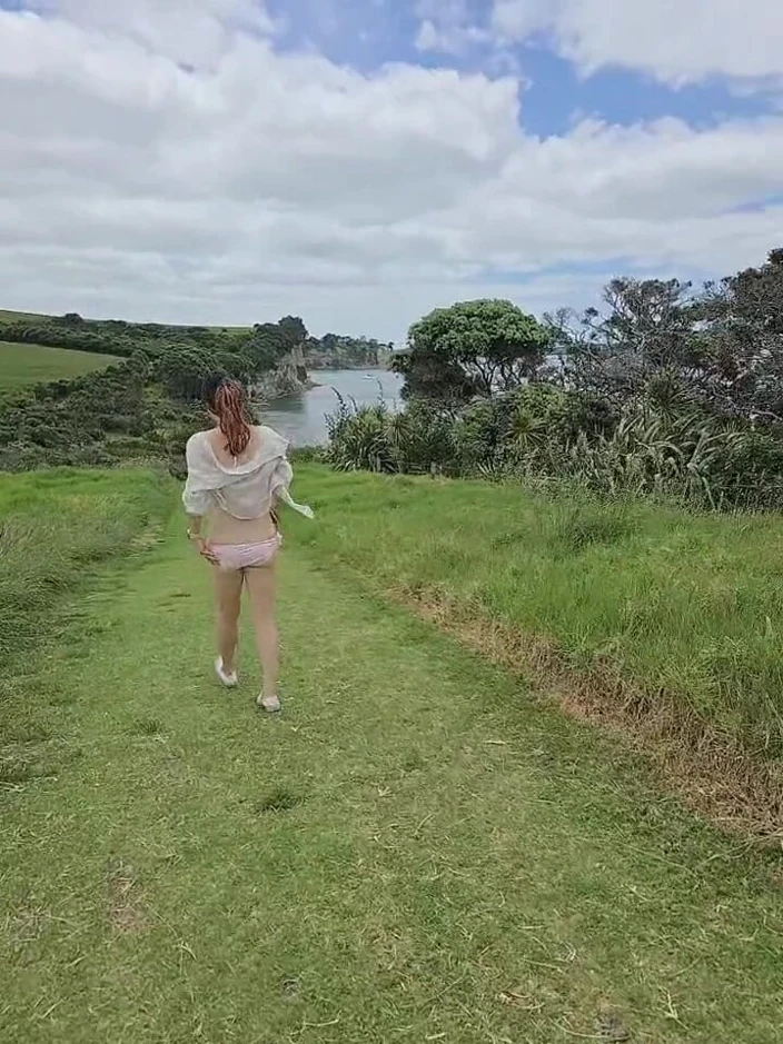 Miss Taiwan: Taiwan Student Outdoor Nude New Zealand Beach