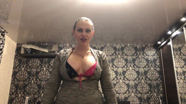 Goddess Misha Goldy: 강한 운동과 근육 숭배! 섹시한 바디 수트를 입은 동기 부여와 지배!