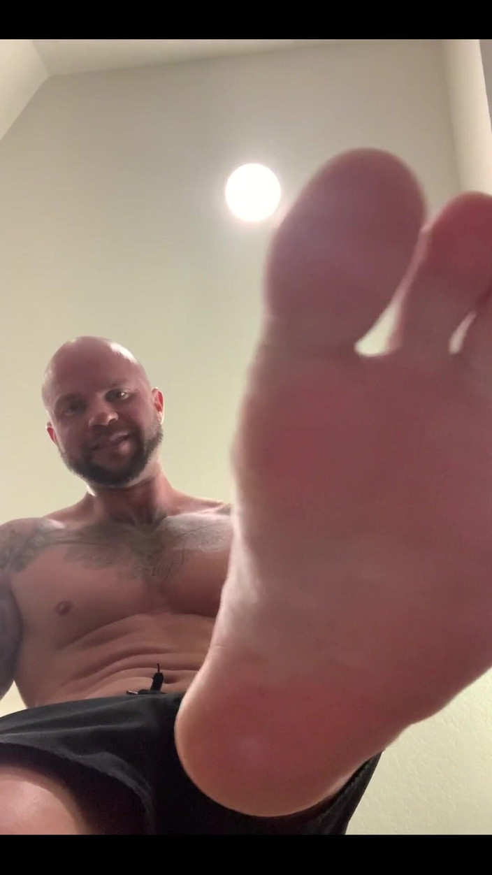 Jasons feet: Líbí se mi být obrem a používám tě, jak chci