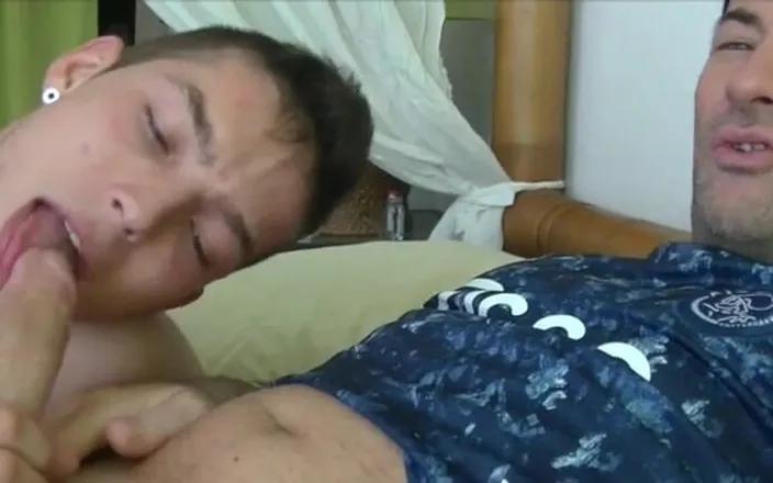 Crunch French bareback porn: Sexy Twink Suck My Xxl Dick and Fuck Me Bbk...
