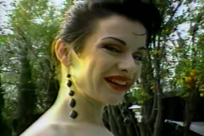 Vintage Babes: Sie ist ein atemberaubendes retro-schätzchen in einem bikini, das es...