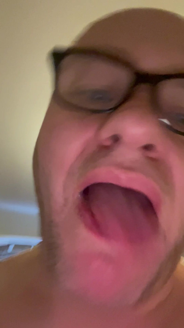 Ancient456: Îmi place să-mi fut sinele pe patul meu