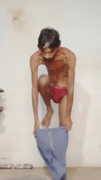 Rajesh playboy 993 göt deliğine şaplak atıyor yarağa mastürbasyon yapıyor ve boşalıyor