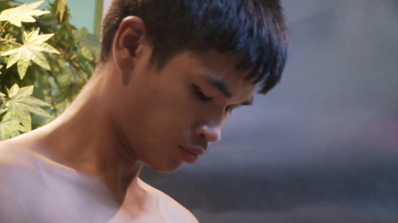 Mans art: Thaise jongen wordt geneukt door een dikke pik