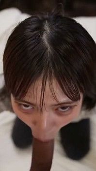 첫 촬영 - 쾌활하고 가슴이 큰 소녀, 성숙한 남성과 크림파이를 사랑함