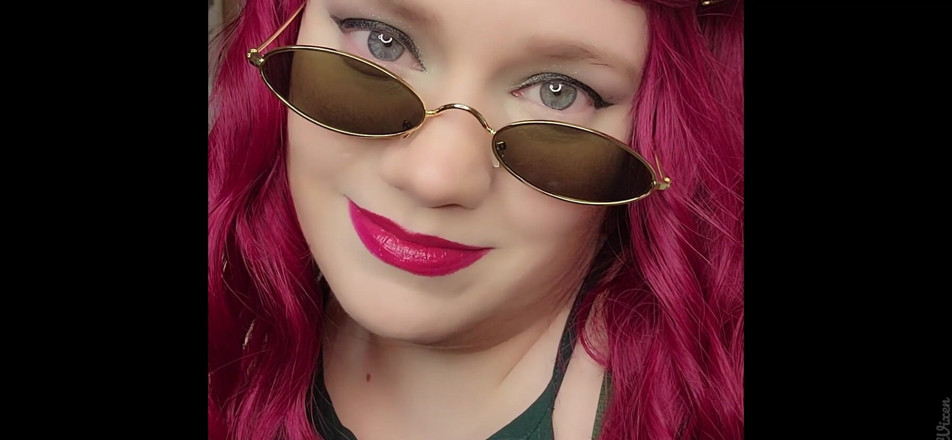Scarlet Vixen: Curva asta este otravă