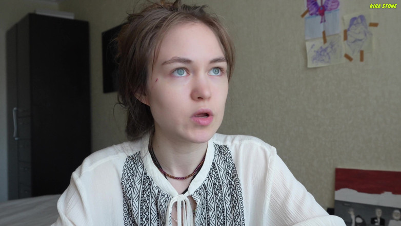 Kira Stone: O pênis é grande ou pequeno? Qual o tamanho da Keira...