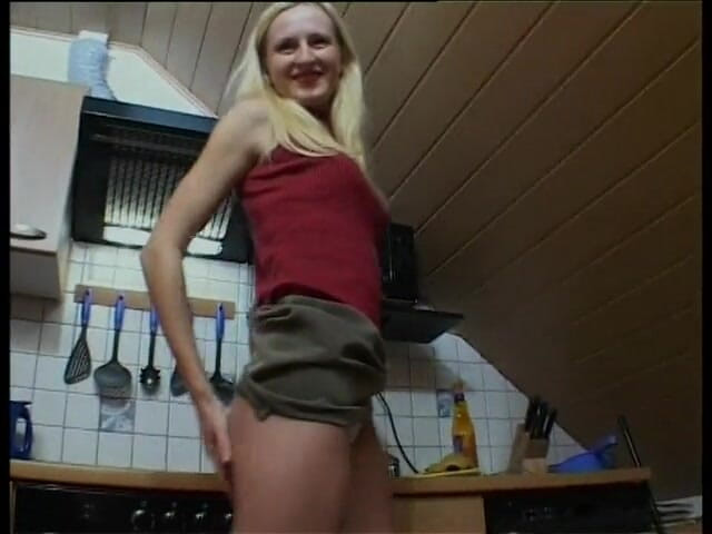 Horny Two really wet MILFs: Remaja blonde seksi dipuaskan pepeknya
