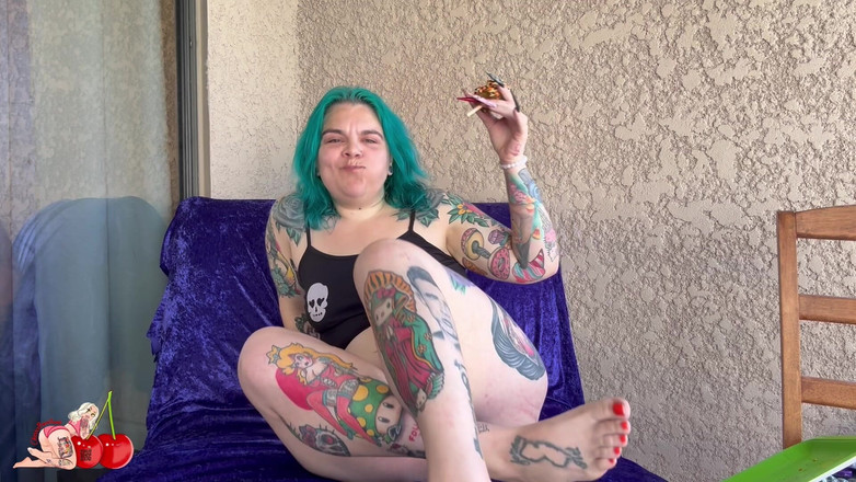 CherryBombBomb: Lížu mé stříkací karamel candy jablko