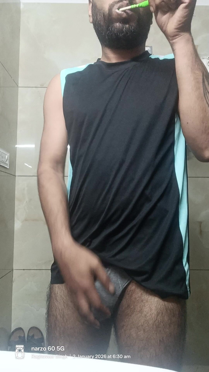 Rajasthani-old-lover: Индиец Rajasthani Дези Man наслаждается душем и шоу мастурбации с соседским полицейским