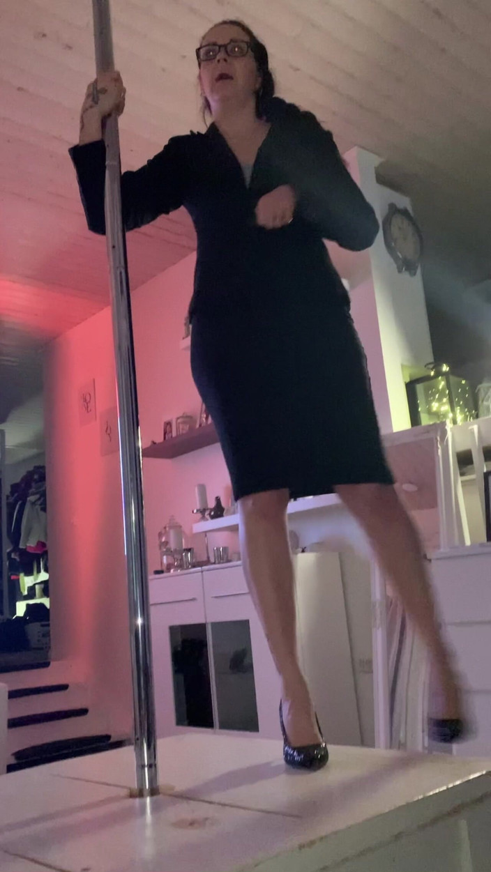 BambiAmbita: Bambiambita joue une prof coquine