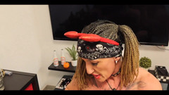 Danaxmuscles: Io lavoro come spogliarellista per un cliente che finisce per...