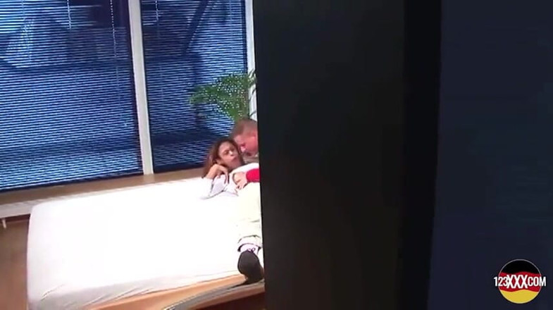123XXX - 100% Amateurs: Mollige Duitse zwarte vrouw krijgt een blanke lul