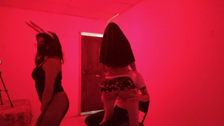 NEGRITA SEXY: The Birthday Boy Receives a Sexual Fantasy Dance. Two Women...