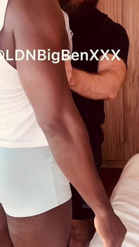 Afroblackxxx uprawia gorącą miłość do Sergebear część 1 i 2