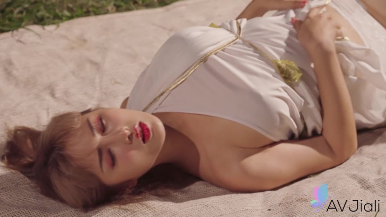 AV Jiali: Interview Leads to Sexual Daydream for Li Nana