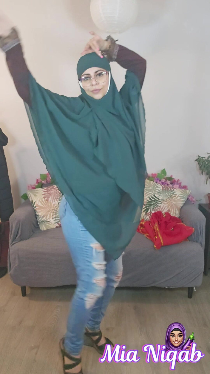 MiaNIqab: 93. Арабський танець живота під час роздягання Міа Нікаб