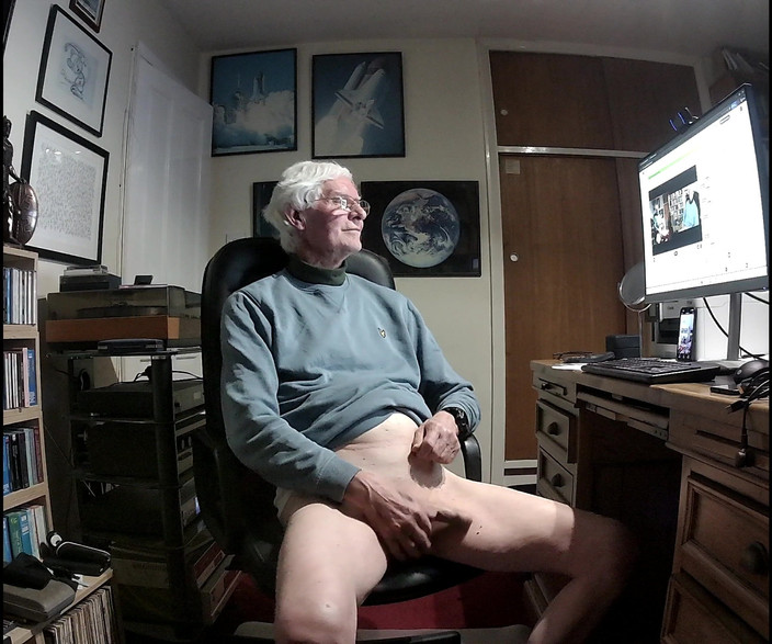 bigears: プライベートウェブカム精液ショー