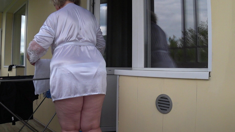 Milf big tits: I Am Watching a Plump Neighbor on the Balcony. Big...