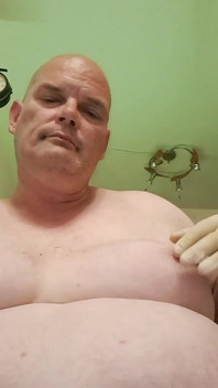 Сука в латексних рукавичках