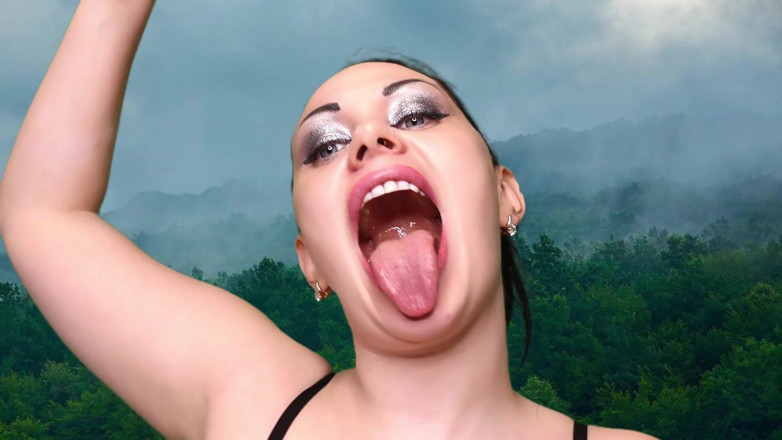 Goddess Misha Goldy: My Lips - To drzwi do piekła dla małych ludzi! Pożeraj...