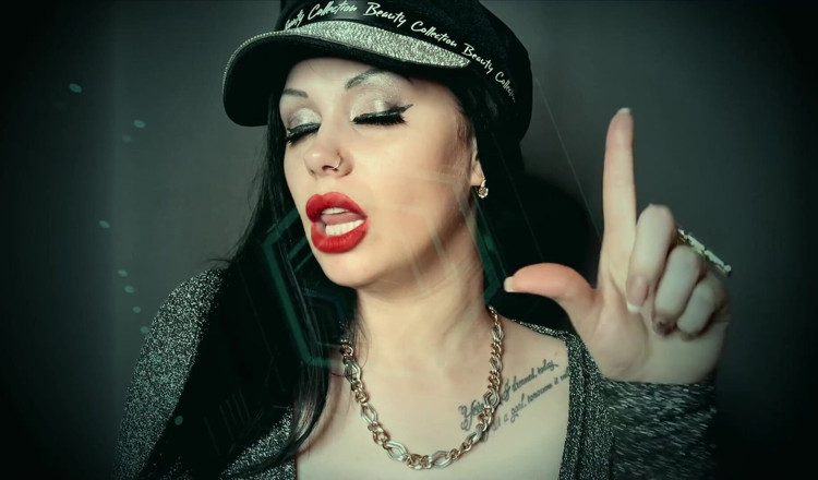 Goddess Misha Goldy: Büyüleyici beyin yıkama! Aptal bir domuzdan başka bir şey değilsin!