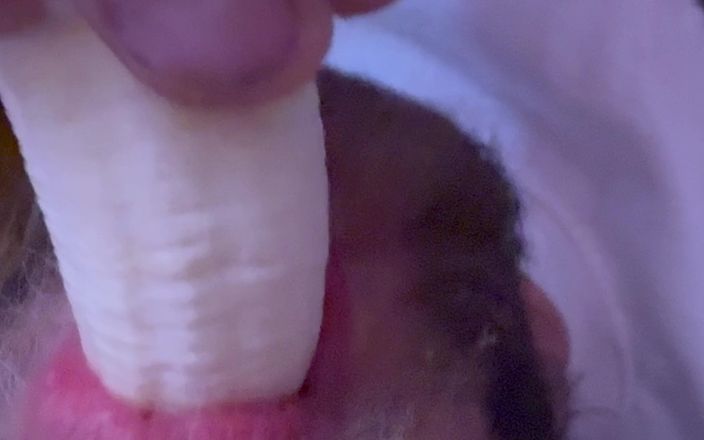 Fem Bi: 痴女がバナナを正しく食べる方法の説明