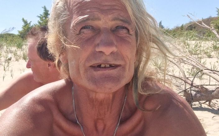 Gigi and David: Çıplaklar plajı stripchat seks gösterisi gigindave transeksüel kız arkadaş halka...