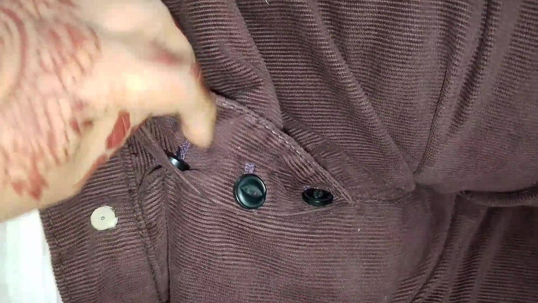 QueenbeautyQB: Hijastro travieso finge tener miedo y se cuela en la...