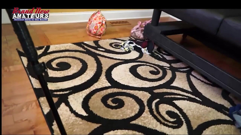 Brand New Amateurs: Blonďatá Piper a Brunetka Jamie Litton Tiny Coeds Lesbická lízací...