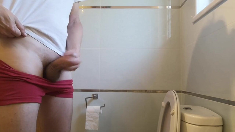 Rafael Torreano: Merakam diri saya melancap ke dalam tandas