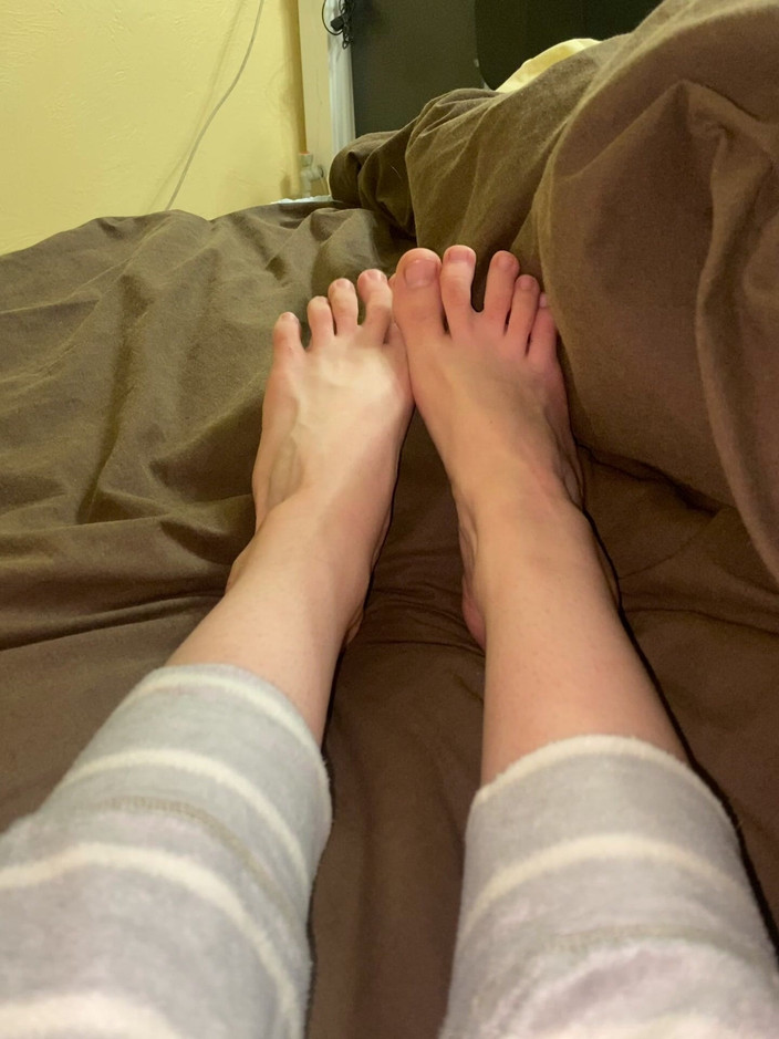 Princess Aisha: 섹시한 발 을 가지고 노는 중