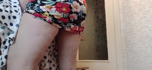 Lesbian-illusion: Ibu tiriku ngentot aku di meja dapur