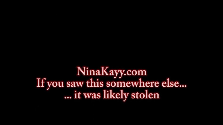 Nina Kayy: Pepek Nina Kayy bermain dalam pakaian dalam hitam!